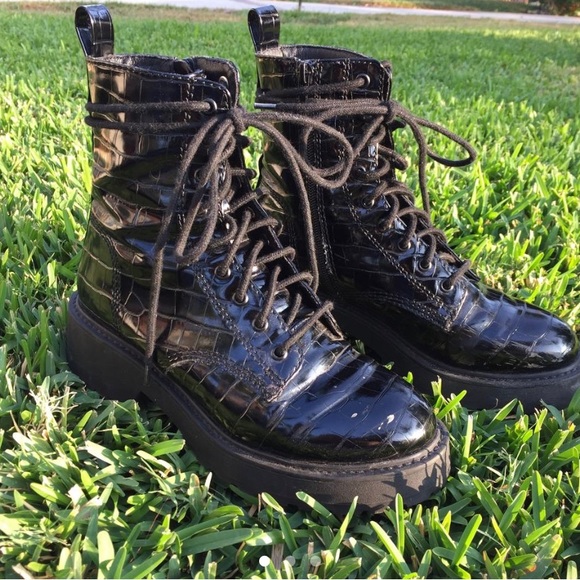Steve Madden Shoes - Steve Madden Tornado boots